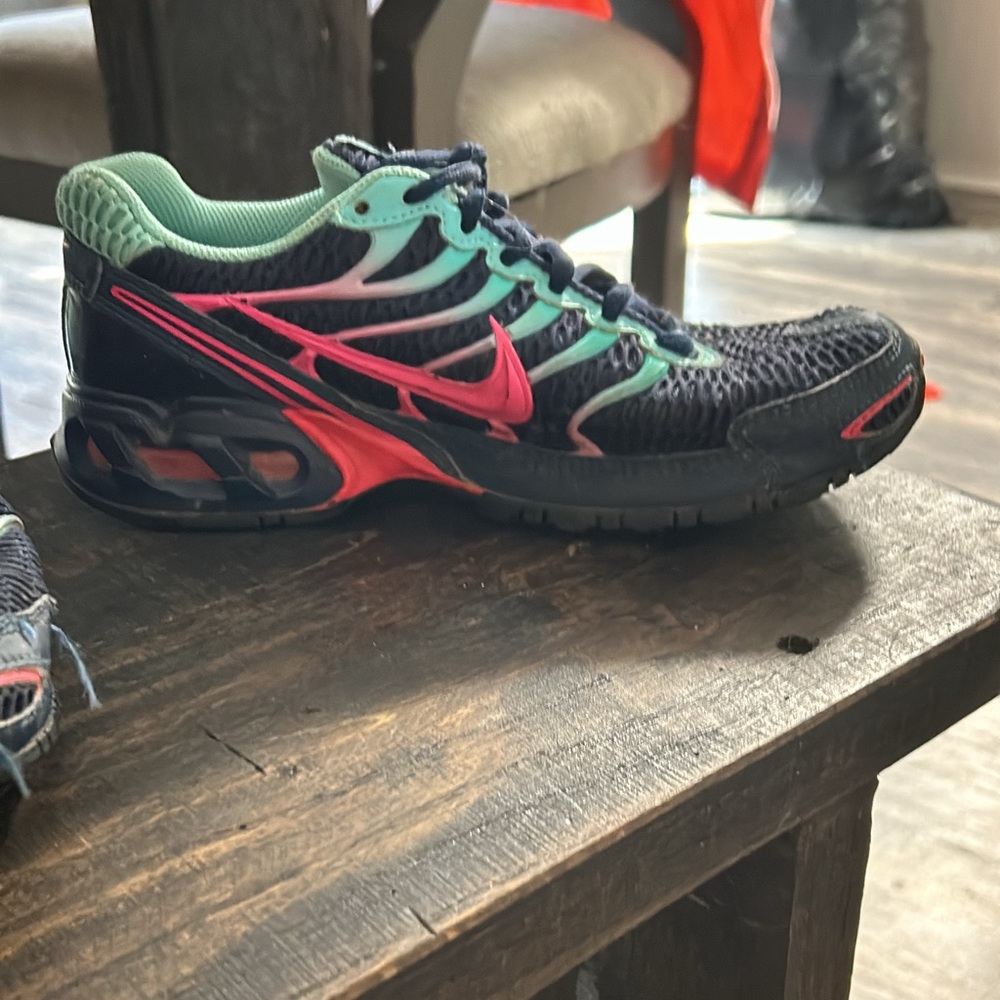 Nike tennis shoes